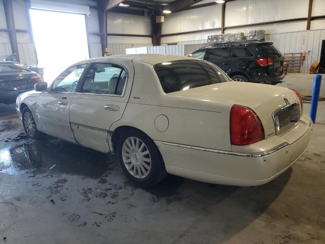 1LNHM83W84Y657766 - 2004 LINCOLN TOWN CAR ULTIMATE WHITE photo 2