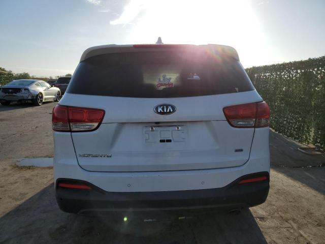 5XYPG4A39JG409006 - 2018 KIA SORENTO LX WHITE photo 6