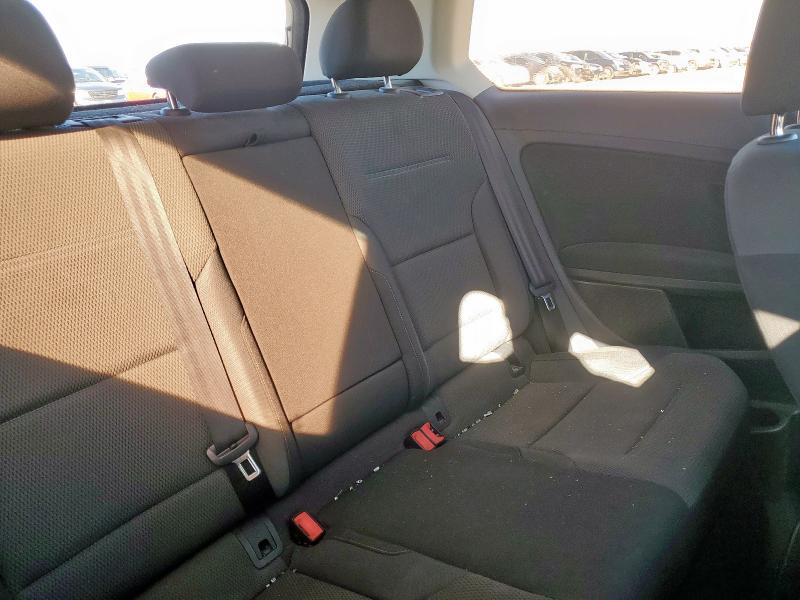 3VW817AU9FM024066 - 2015 VOLKSWAGEN GOLF WHITE photo 10