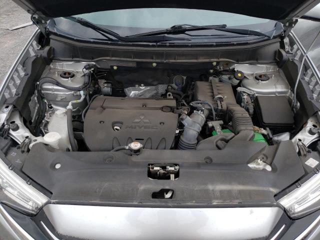 JA4AP3AU5KU001153 - 2019 MITSUBISHI OUTLANDER ES SILVER photo 11