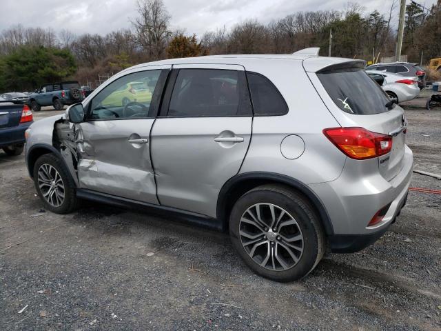 JA4AP3AU5KU001153 - 2019 MITSUBISHI OUTLANDER ES SILVER photo 2