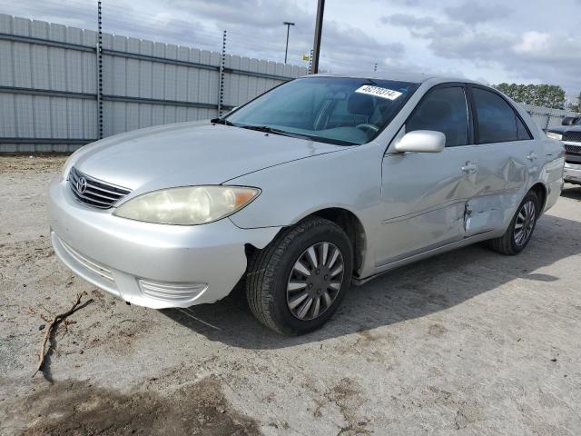 4T1BE32K95U004974 - 2005 TOYOTA CAMRY LE SILVER photo 1