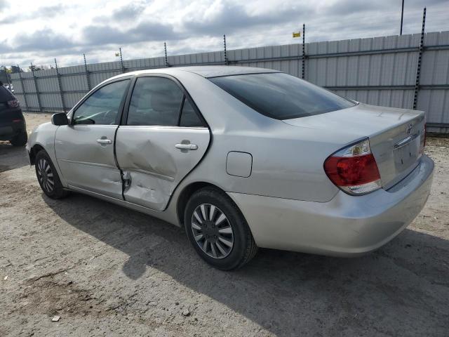 4T1BE32K95U004974 - 2005 TOYOTA CAMRY LE SILVER photo 2