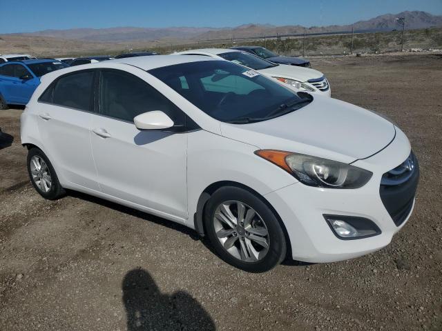 KMHD35LE0DU092248 - 2013 HYUNDAI ELANTRA GT WHITE photo 4