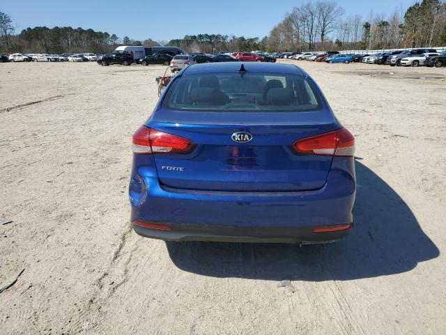 3KPFK4A79HE111172 - 2017 KIA FORTE LX BLUE photo 6