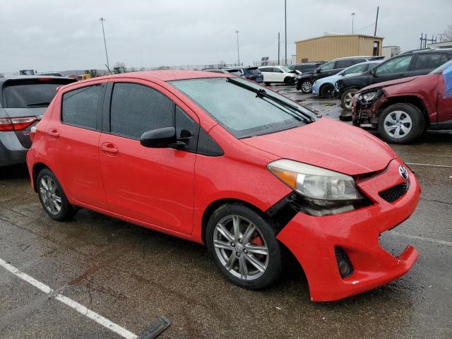 JTDKTUD32CD507961 - 2012 TOYOTA YARIS RED photo 4