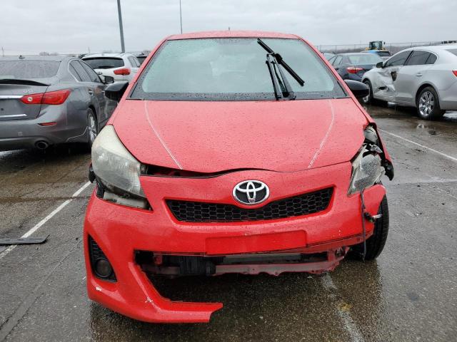 JTDKTUD32CD507961 - 2012 TOYOTA YARIS RED photo 5