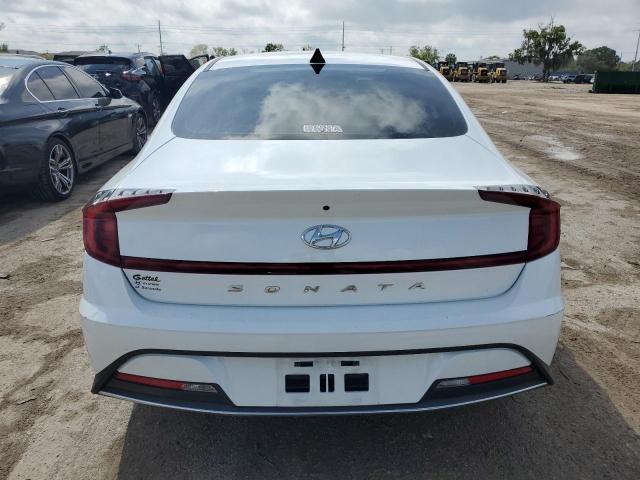 5NPEG4JAXLH057779 - 2020 HYUNDAI SONATA SE WHITE photo 6