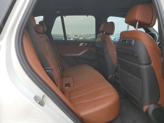 5UX43EU08R9S61979 - 2024 BMW X5 XDRIVE50E 白色 照片 11