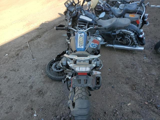 WB10A6105JZ656770 - 2018 BMW R1200 GS BLUE photo 6