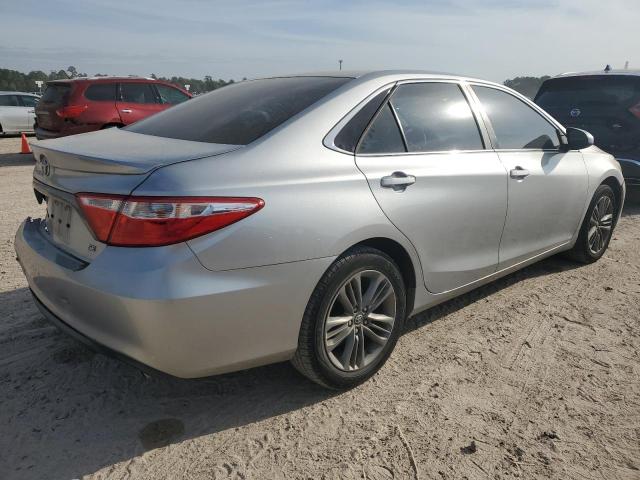 4T1BF1FK0GU252240 - 2016 TOYOTA CAMRY LE SILVER photo 3