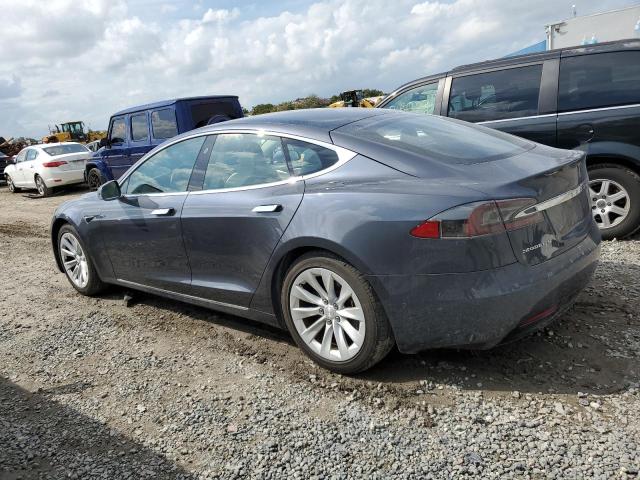 5YJSA1E24HF229199 - 2017 TESLA MODEL S 灰色 照片 2