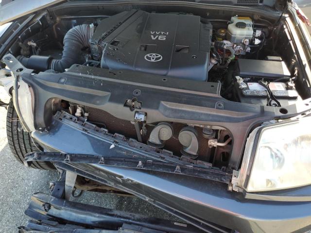 JTEZU17R248014846 - 2004 TOYOTA 4RUNNER LIMITED GRAY photo 11