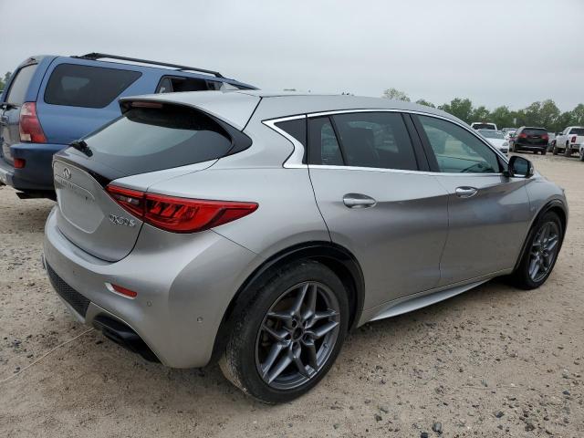 SJKCH5CP8HA026831 - 2017 INFINITI QX30 BASE فضي صورة 3