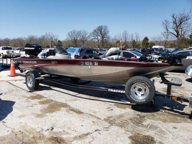 BUJ01216B111 - 2011 TRAC BOAT MAROON photo 1