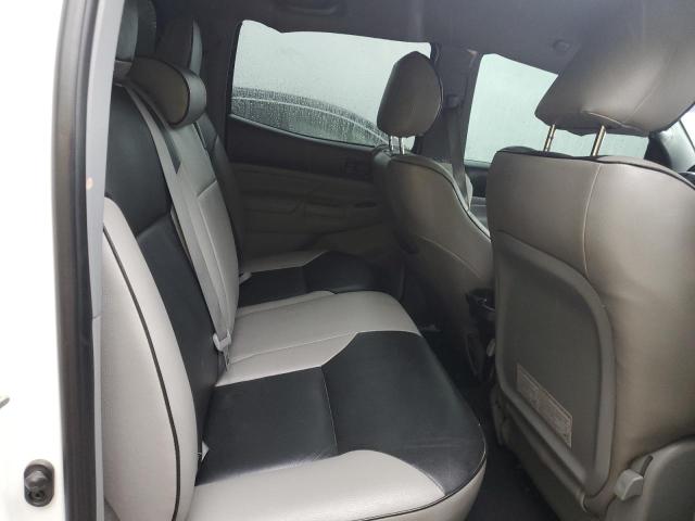 5TFJU4GN5FX072569 - 2015 TOYOTA TACOMA DOUBLE CAB PRERUNNER WHITE photo 11