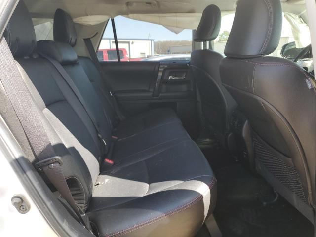 JTEBU5JR1J5573822 - 2018 TOYOTA 4RUNNER SR5/SR5 PREMIUM 银色 照片 10