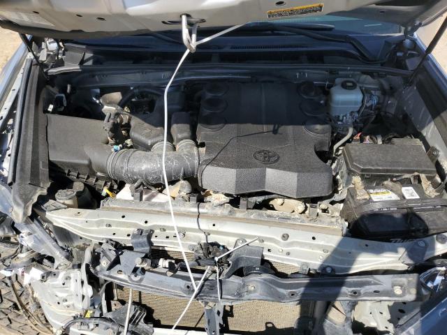 JTEBU5JR1J5573822 - 2018 TOYOTA 4RUNNER SR5/SR5 PREMIUM 银色 照片 11