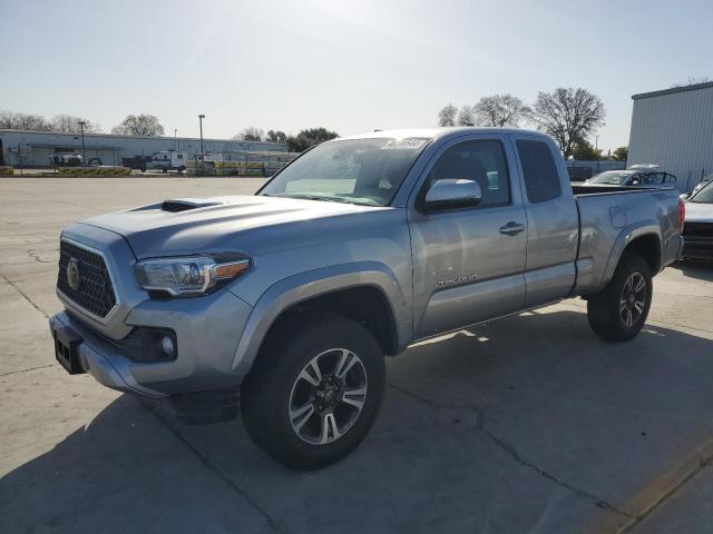 5TFRZ5CN2JX064535 - 2018 TOYOTA TACOMA ACCESS CAB Gümüş foto 1