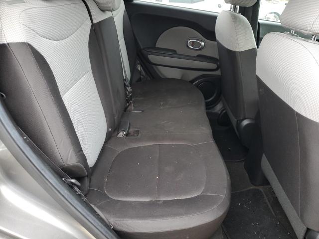 KNDJN2A25G7400591 - 2016 KIA SOUL GRAY photo 10