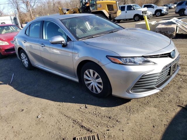 4T1C31AK3MU549664 - 2021 TOYOTA CAMRY LE SILVER photo 4