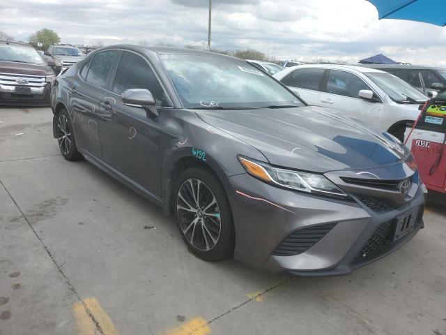 4T1B11HK1JU068542 - 2018 TOYOTA CAMRY L GRAY photo 4