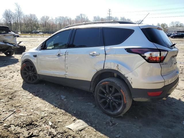 1FMCU9GD8JUC73840 - 2018 FORD ESCAPE SE SILVER photo 2