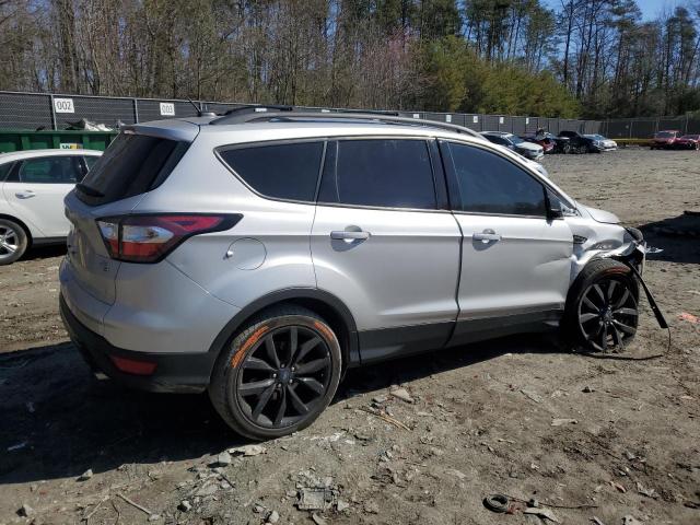 1FMCU9GD8JUC73840 - 2018 FORD ESCAPE SE SILVER photo 3