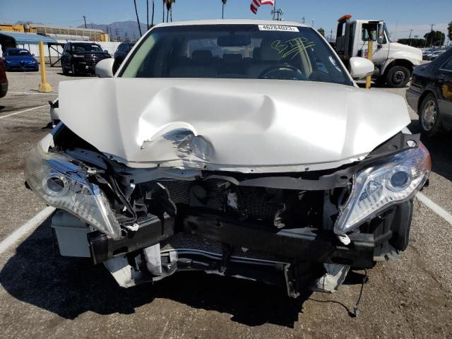 4T1BK3DB9BU380639 - 2011 TOYOTA AVALON BASE WHITE photo 5