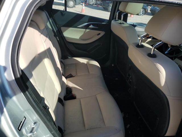 SJKCH5CR0HA020054 - 2017 INFINITI QX30 BASE 银色 照片 10