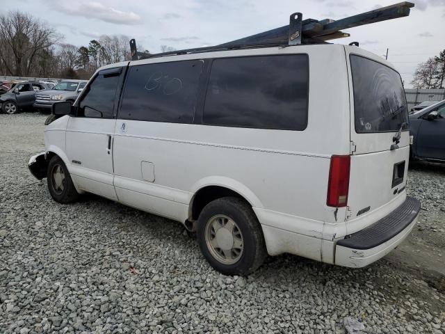 1GNDM19W2WB167919 - 1998 CHEVROLET ASTRO WHITE photo 2