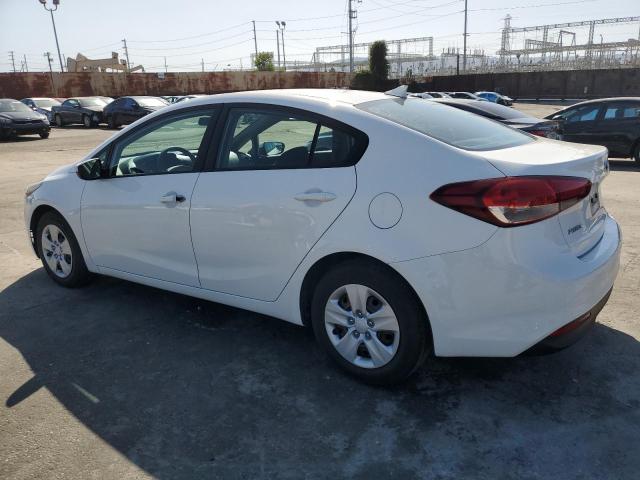 3KPFK4A74HE053374 - 2017 KIA FORTE LX WHITE photo 2