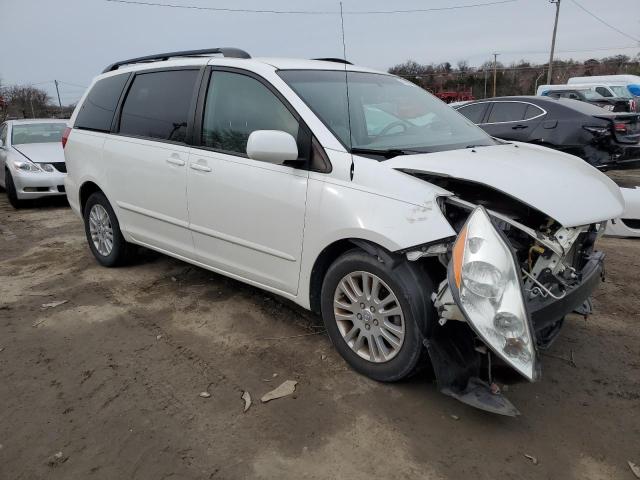 5TDZK22C89S263559 - 2009 TOYOTA SIENNA XLE WHITE photo 4