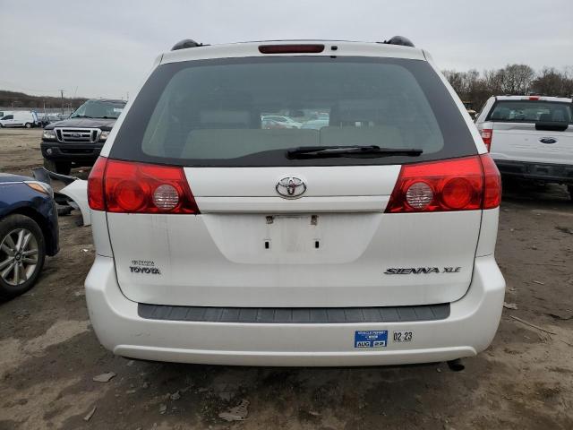 5TDZK22C89S263559 - 2009 TOYOTA SIENNA XLE WHITE photo 6