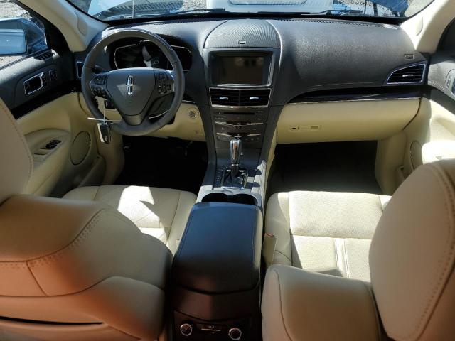 2LMHJ5AT4KBL01314 - 2019 LINCOLN MKT BLUE photo 8