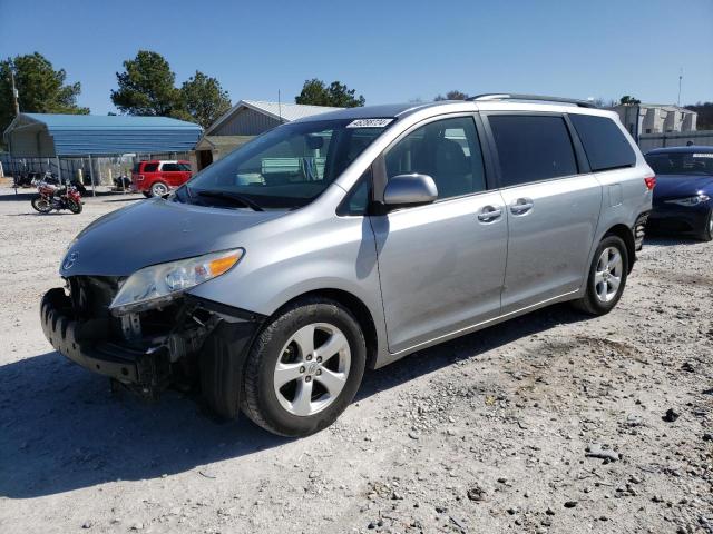 5TDKK3DCXFS629828 - 2015 TOYOTA SIENNA LE SILVER photo 1