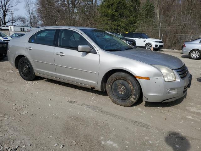 3FAHP07Z28R127451 - 2008 FORD FUSION SE SILVER photo 4