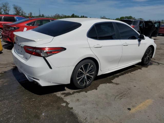 4T1B11HK7JU592259 - 2018 TOYOTA CAMRY L WHITE photo 3