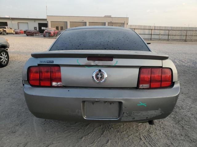 1ZVHT80NX85181415 - 2008 FORD MUSTANG GRAY photo 6