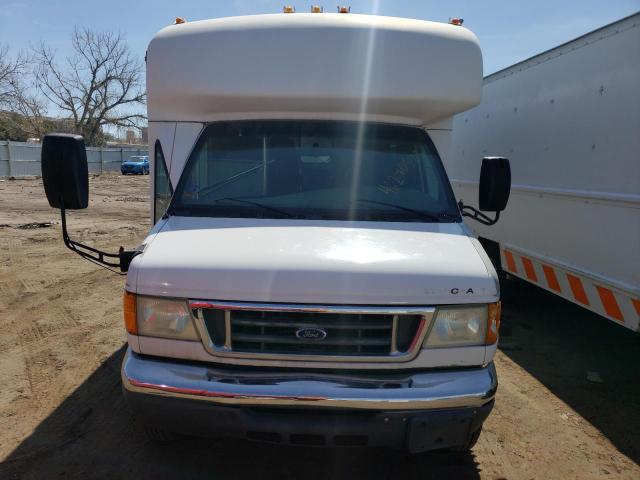 1FDWE35L96DA83375 - 2006 FORD VAN E350 SUPER DUTY CUTAWAY VAN WHITE photo 5