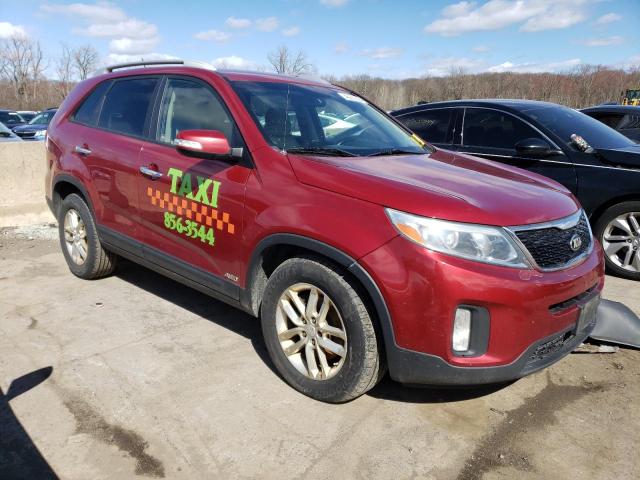 5XYKTDA71FG636738 - 2015 KIA SORENTO LX RED photo 4