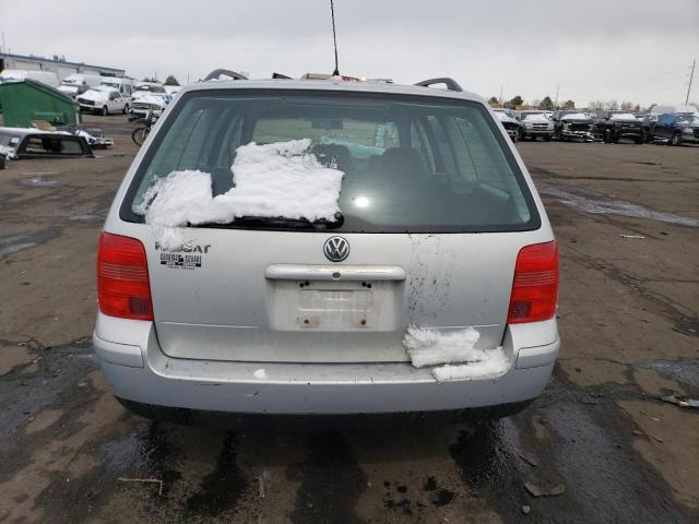 WVWHC63B81E005400 - 2001 VOLKSWAGEN PASSAT GLS SILVER photo 6