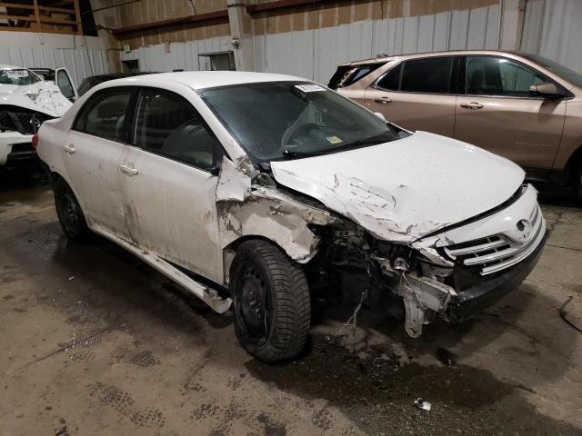 5YFBU4EE8DP082788 - 2013 TOYOTA COROLLA LE BASE WHITE photo 4