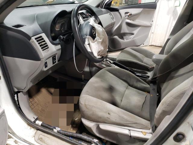 5YFBU4EE8DP082788 - 2013 TOYOTA COROLLA LE BASE WHITE photo 7