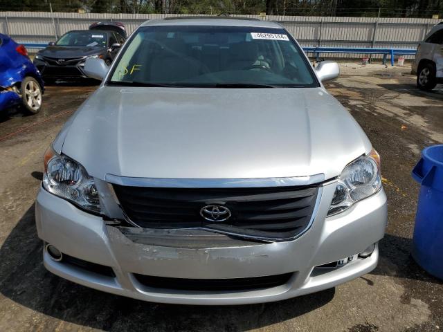 4T1BK36B08U265658 - 2008 TOYOTA AVALON XL SILVER photo 5