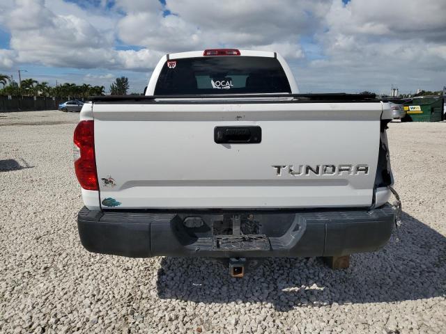 5TFRY5F1XKX252782 - 2019 TOYOTA TUNDRA DOUBLE CAB SR/SR5 WHITE photo 6