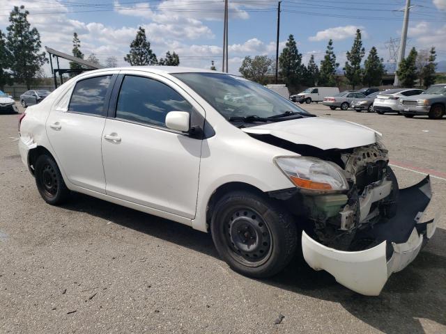 JTDBT923584031910 - 2008 TOYOTA YARIS WHITE photo 4