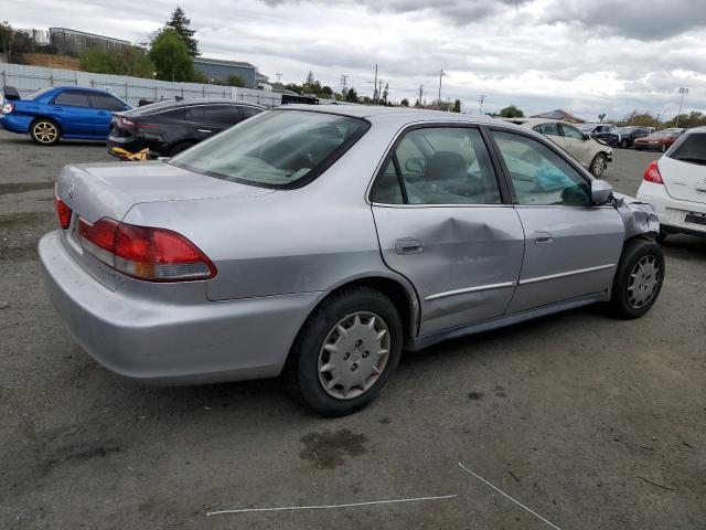 JHMCG66502C014818 - 2002 HONDA ACCORD LX SILVER photo 3