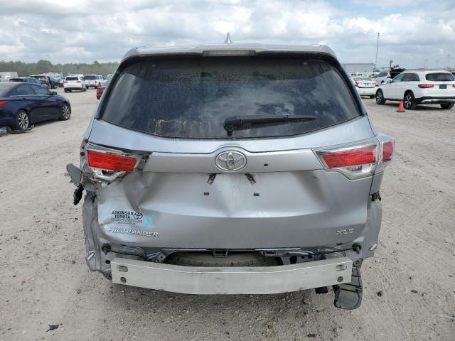 5TDKKRFH7GS150943 - 2016 TOYOTA HIGHLANDER XLE SILVER photo 6