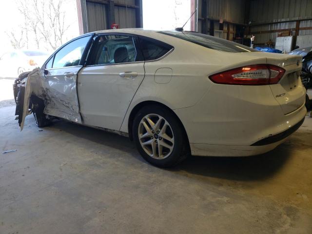 3FA6P0HD0GR105585 - 2016 FORD FUSION SE WHITE photo 2